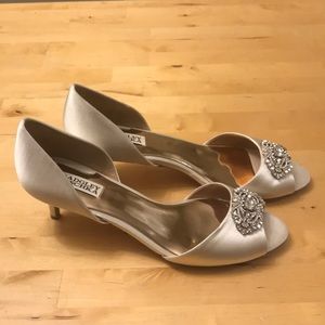 Badgley Mischka ivory wedding shoes